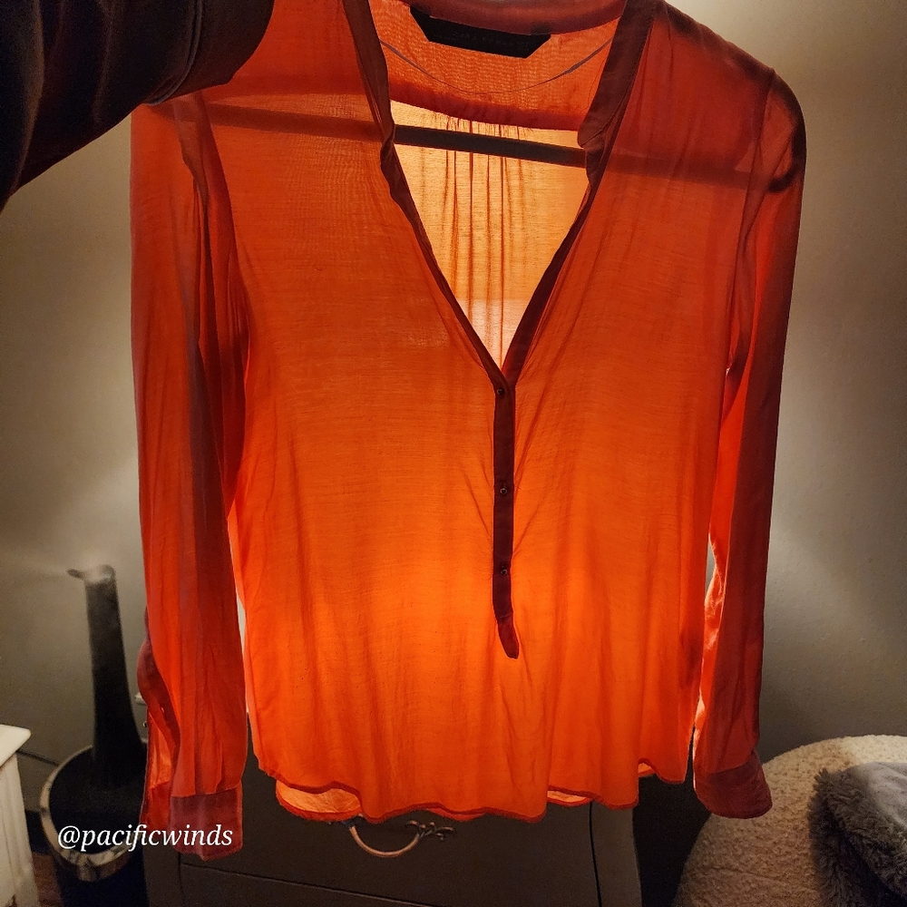 ZARA SHEER ORANGE LONG SLEEVE BLOUSE W / GOLD STUD BUTTONS SIZE SMALL ☆